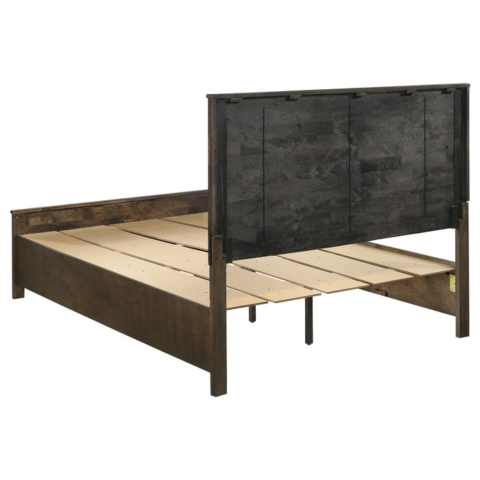 Woodmont 4 & 5 Piece E.King, Queen, & Cal;.King Bedroom Sets - Furniture Land (Milwaukee, WI)