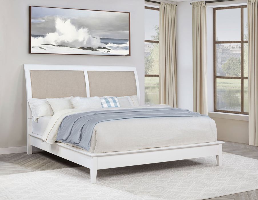 Bexhill California King, E.King, Queen Bed - Furniture Land (Milwaukee, WI)