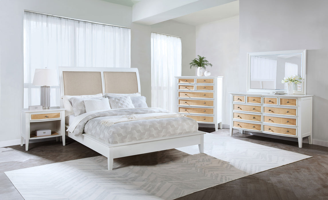 Bexhill California King, E.King, Queen Bed - Furniture Land (Milwaukee, WI)