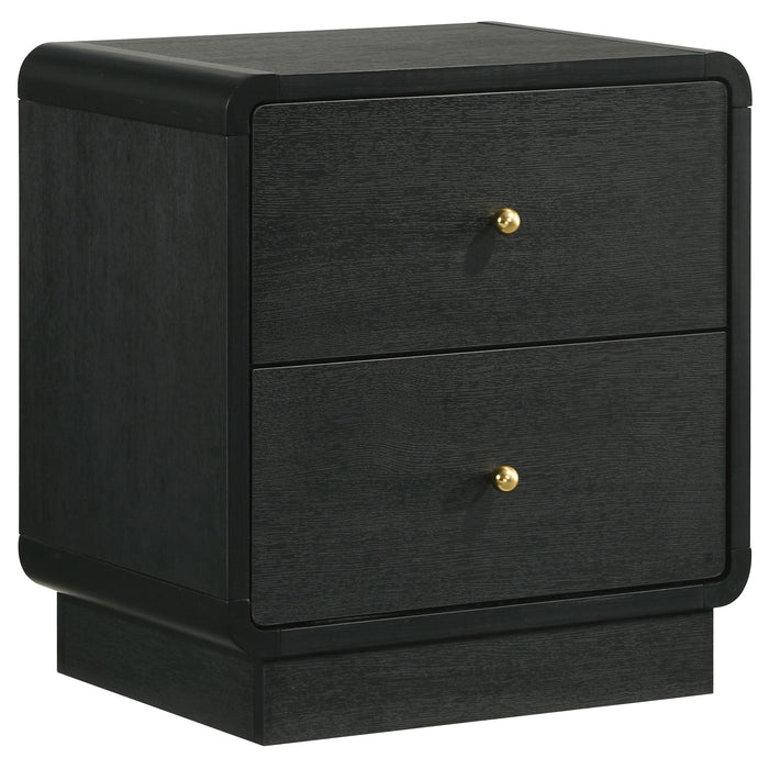 Cavelle 4 & 5 Piece Bedroom Set Queen & E.King - Furniture Land (Milwaukee, WI)
