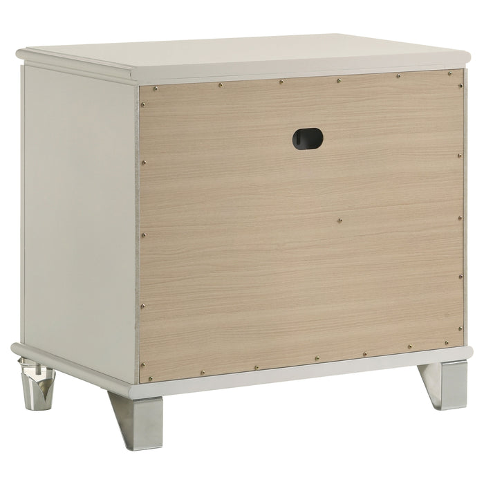 Olivia 4 & 5 Piece Bedroom Set E.King, Queen, & Cal.King - Furniture Land (Milwaukee, WI)