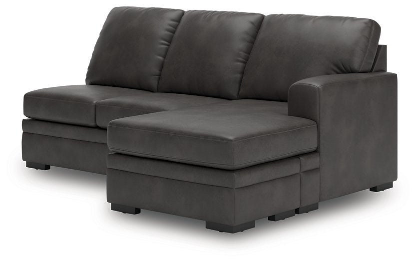 Lofton-Pike Sectional with Chaise - Furniture Land (Milwaukee, WI)