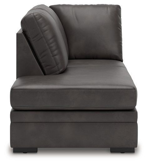 Lofton-Pike Sectional with Chaise - Furniture Land (Milwaukee, WI)