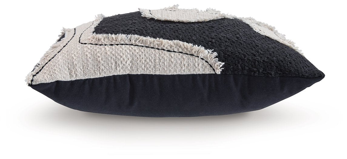 Veerbank Pillow (Set of 4) - Furniture Land (Milwaukee, WI)