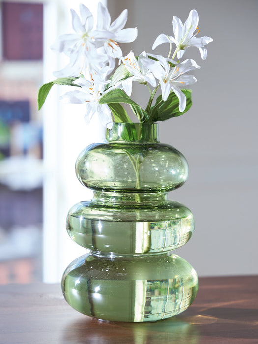 Renethorne Vase - Furniture Land (Milwaukee, WI)