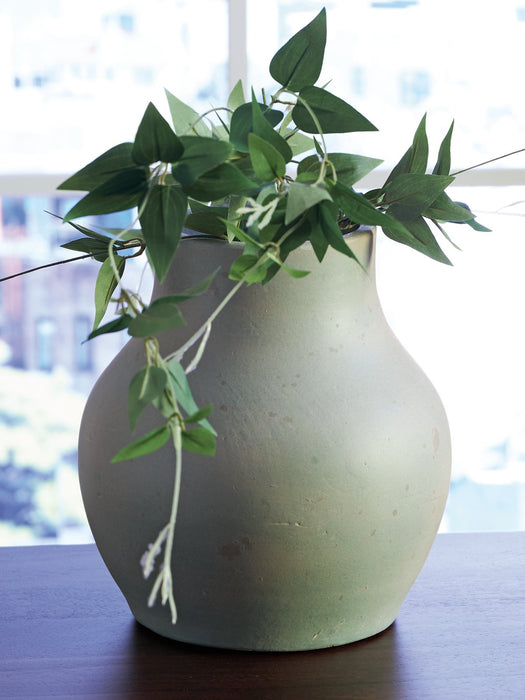Baychester Vase - Furniture Land (Milwaukee, WI)