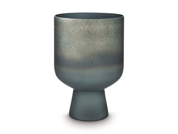Pennmore Vase - Furniture Land (Milwaukee, WI)