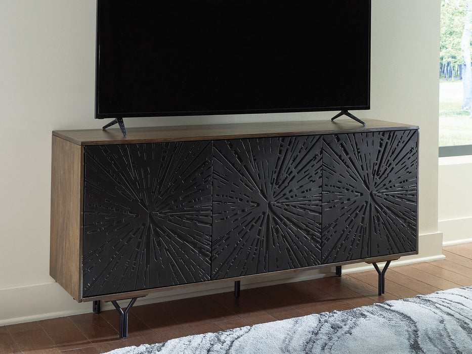 Lavinmont Accent Cabinet - Furniture Land (Milwaukee, WI)