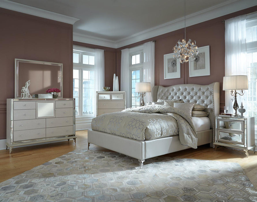 Hollywood Loft Rectangular Dresser Mirror in Frost - Furniture Land (Milwaukee, WI)