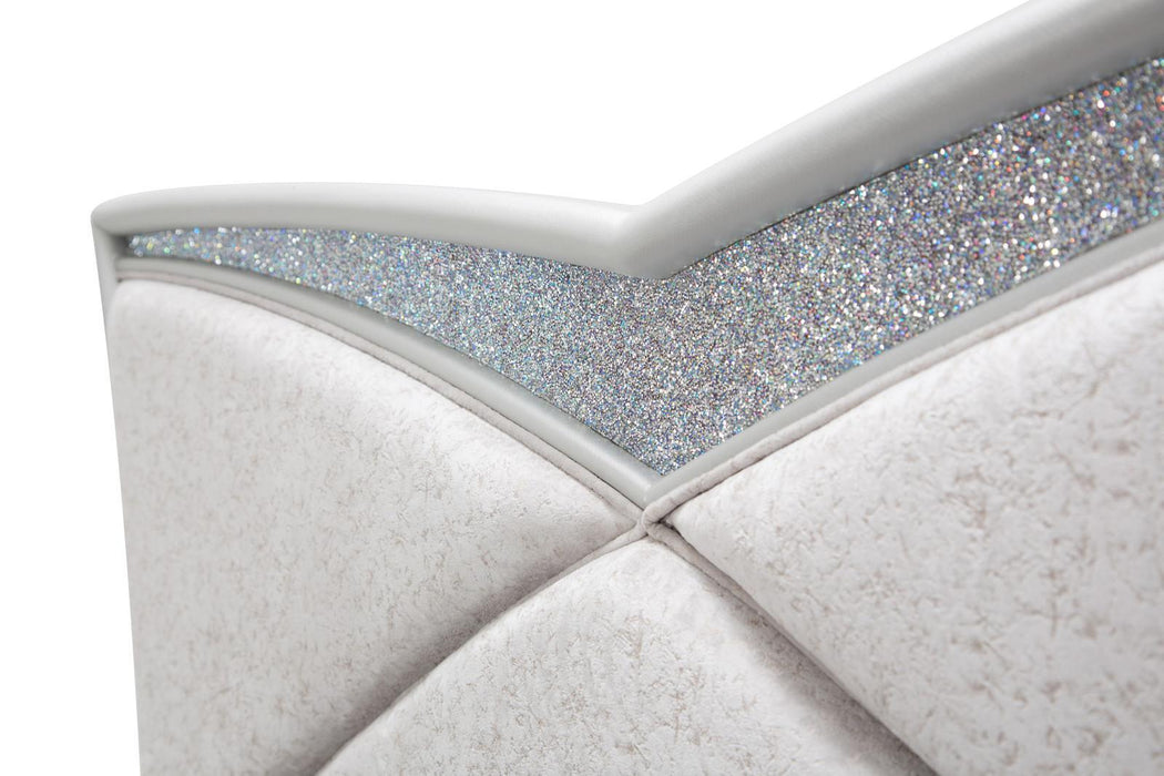Melrose Plaza Queen Upholstered Bed in Dove 9019000QN-118 - Furniture Land (Milwaukee, WI)