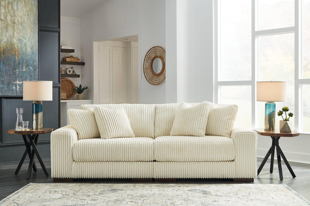 Lindyn Sectional Sofa - Furniture Land (Milwaukee, WI)