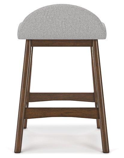 Lyncott Dining Room Set - Furniture Land (Milwaukee, WI)