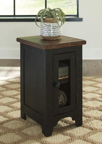 Valebeck End Table Set - Furniture Land (Milwaukee, WI)