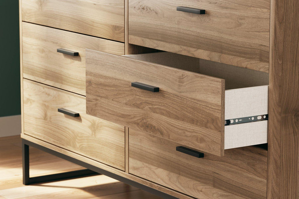Deanlow Bedroom Package - Furniture Land (Milwaukee, WI)