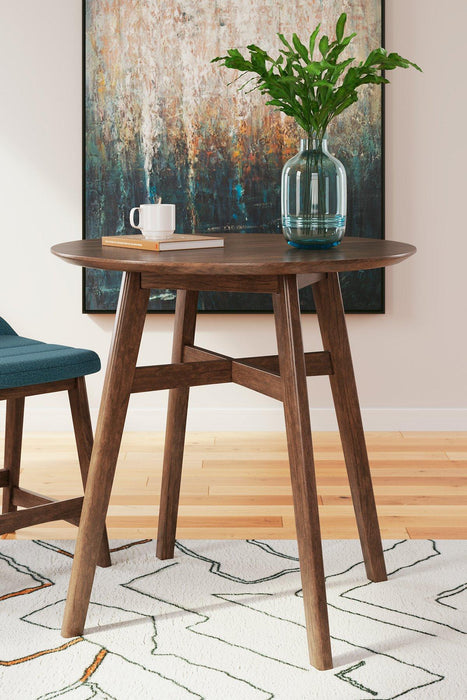 Lyncott Dining Room Set - Furniture Land (Milwaukee, WI)