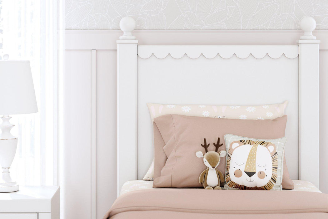 Mollviney Bedroom Set - Furniture Land (Milwaukee, WI)