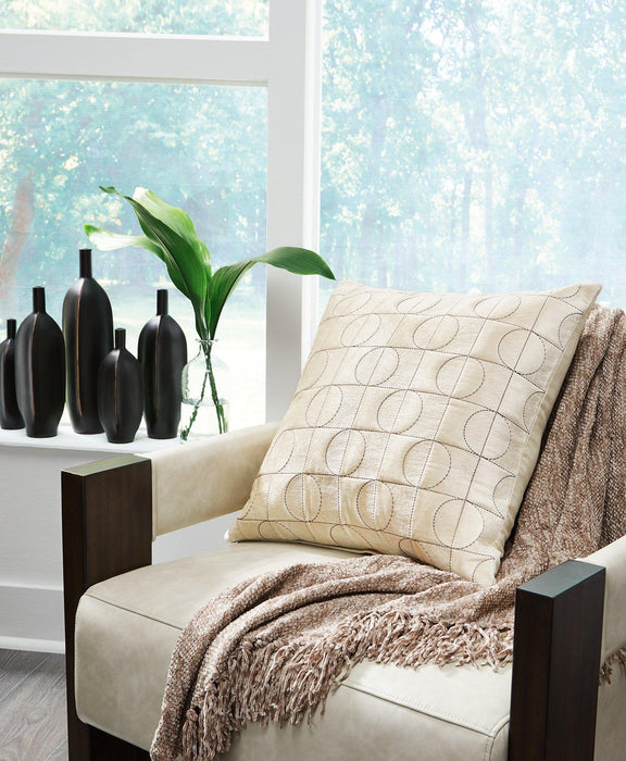 Kydner Pillow (Set of 4) - Furniture Land (Milwaukee, WI)