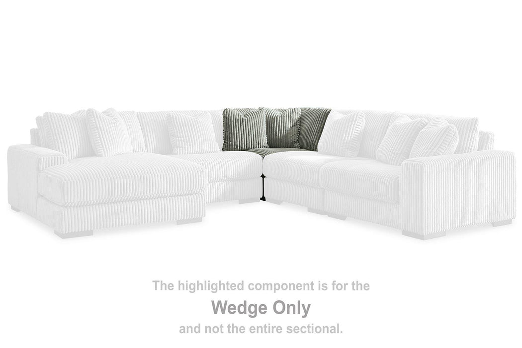 Lindyn Sectional with Chaise - Furniture Land (Milwaukee, WI)