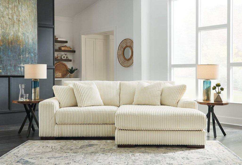 Lindyn Sectional with Chaise - Furniture Land (Milwaukee, WI)