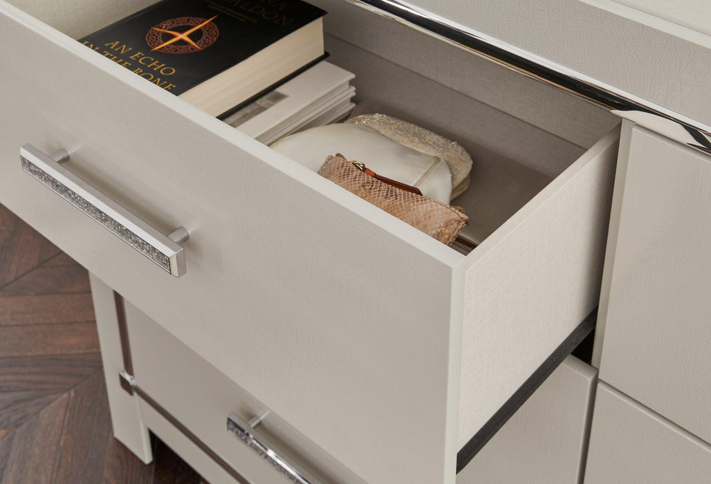 Zyniden Dresser - Furniture Land (Milwaukee, WI)