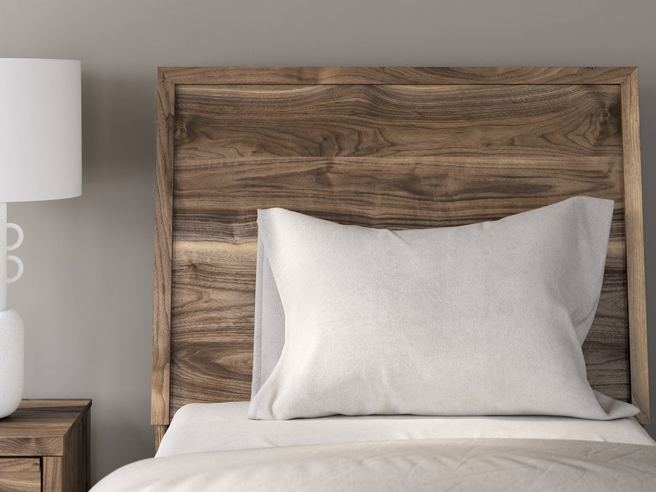 Chirason Bed - Furniture Land (Milwaukee, WI)