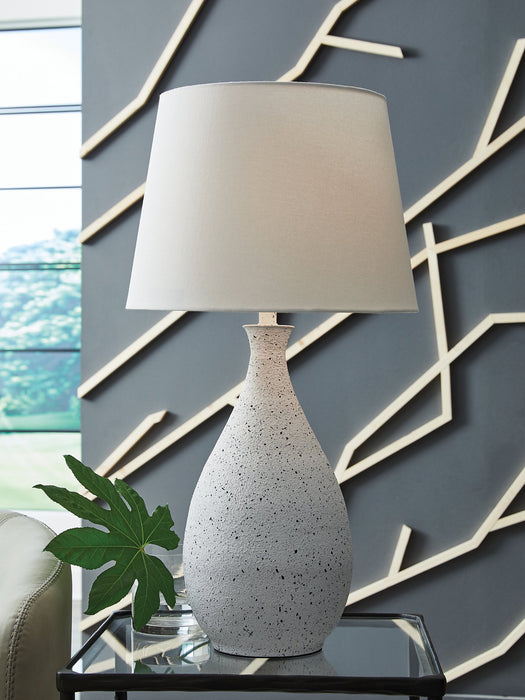 Wyattford Table Lamp - Furniture Land (Milwaukee, WI)