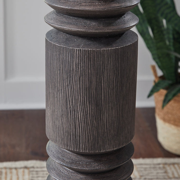 Fainwell Floor Lamp - Furniture Land (Milwaukee, WI)