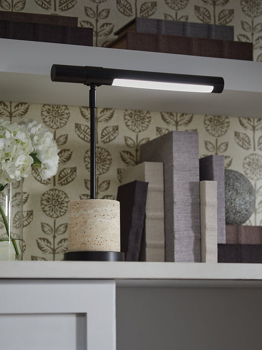Vinmour Desk Lamp - Furniture Land (Milwaukee, WI)