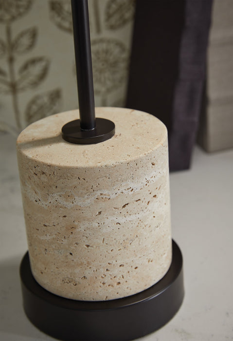 Vinmour Desk Lamp - Furniture Land (Milwaukee, WI)